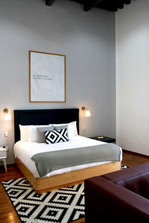 In-room safe, desk, iron/ironing board, free WiFi - Markee Hotel Boutique (Querétaro)