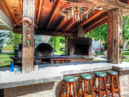 Similkameen Wild Resort & Winery