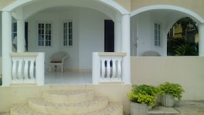 Property entrance - Take My Breath Away Studio (Lucea)