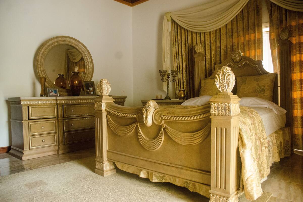 Villa de lujo, 1 cama de matrimonio grande, piscina privada, vistas al jardín | Sábanas de algodón egipcio y ropa de cama de alta calidad
