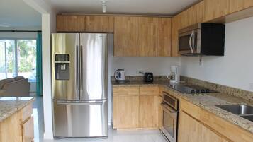 2 bedrooms, premium bedding, in-room safe, iron/ironing board