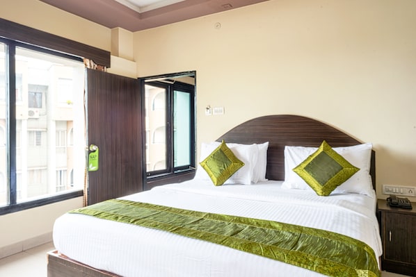 Deluxe Room | 1 bedroom, desk, rollaway beds, free WiFi - Treebo Sea Rock (Visakhapatnam)