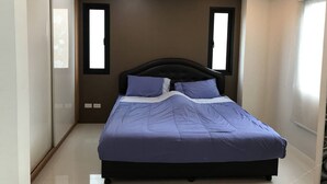 Minibar, coffres-forts dans les chambres, lits bébé (gratuits)