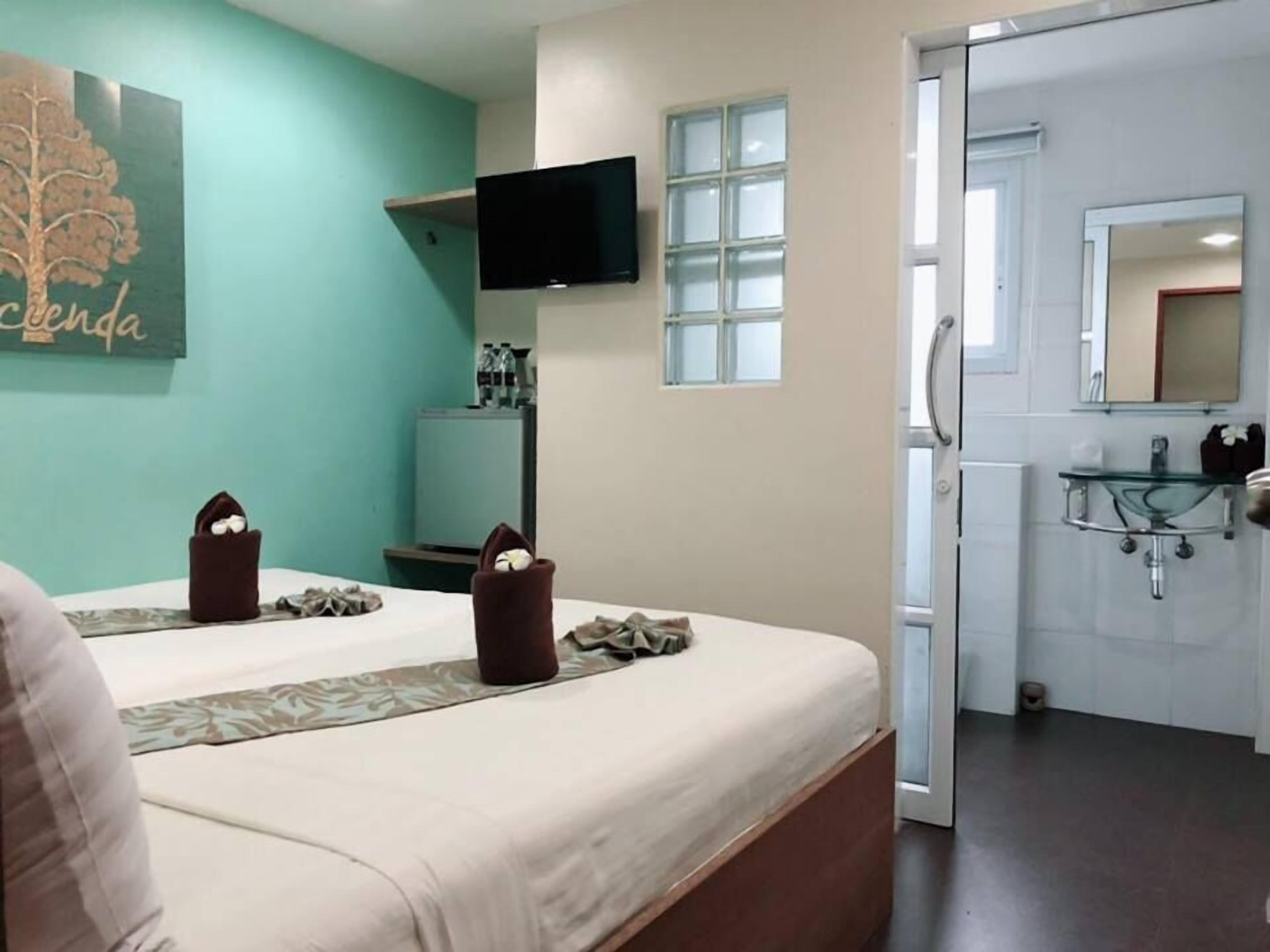 eco twin room | minibar, in-room safe, desk, soundproofing