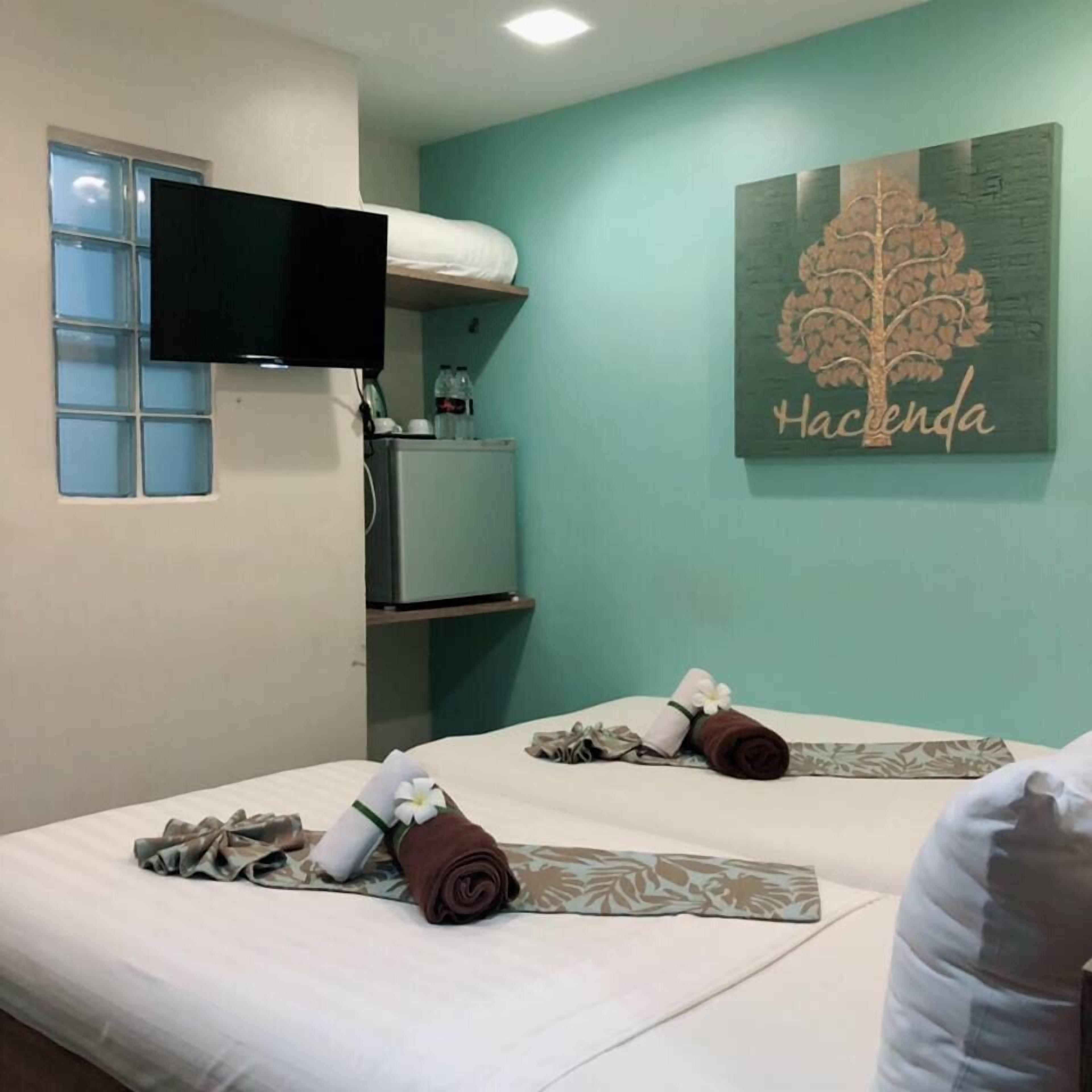 eco twin room | minibar, in-room safe, desk, soundproofing