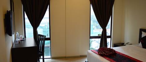 Standard Double | Desk, free WiFi