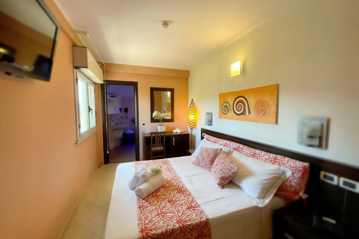 Superior Room, 1 Double Bed | Private spa tub