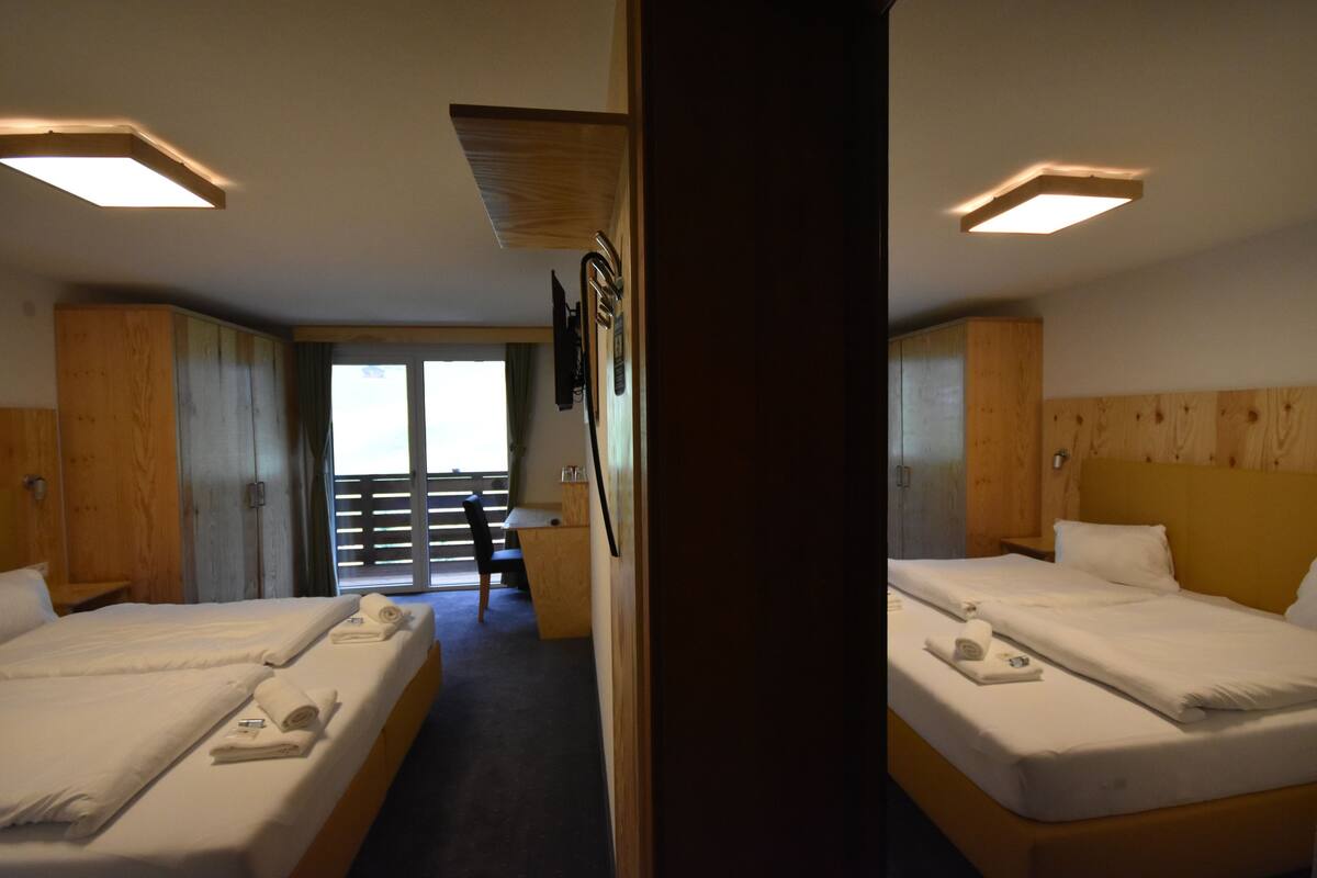 Family Room, Connecting Rooms (4+0) | In-room safe, free WiFi