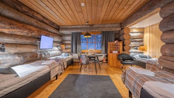 Family Studio - 60- KERO | Living area