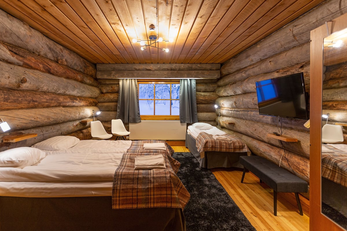 Triple Room with Shared Bathroom -68- Rova | 1 bedroom, free WiFi, bed sheets