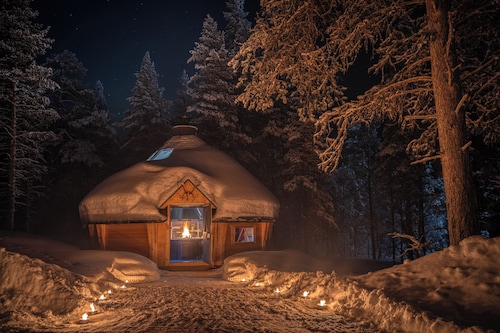 Kuukkeli Log Houses Aurora Resort