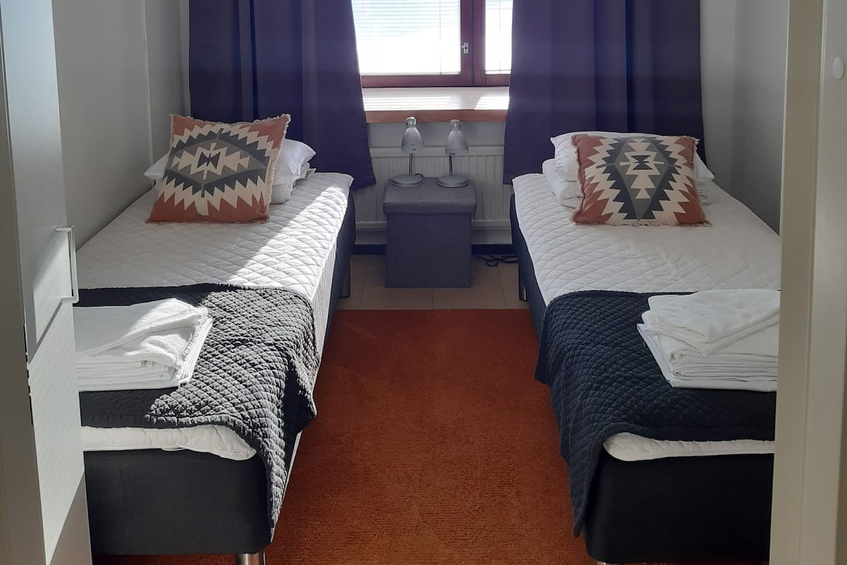 Free WiFi, bed sheets