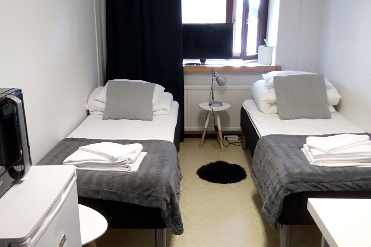 Free WiFi, bed sheets