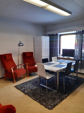 Two-Bedroom Apartment - 6 - | Wifi gratis y ropa de cama 