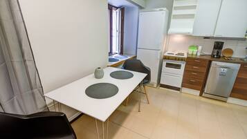 One-Bedroom Apartment - 4 - | Private kitchen