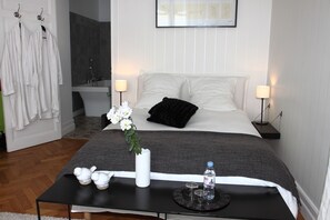 Superior Triple Room | Premium bedding, free cots/infant beds, free WiFi