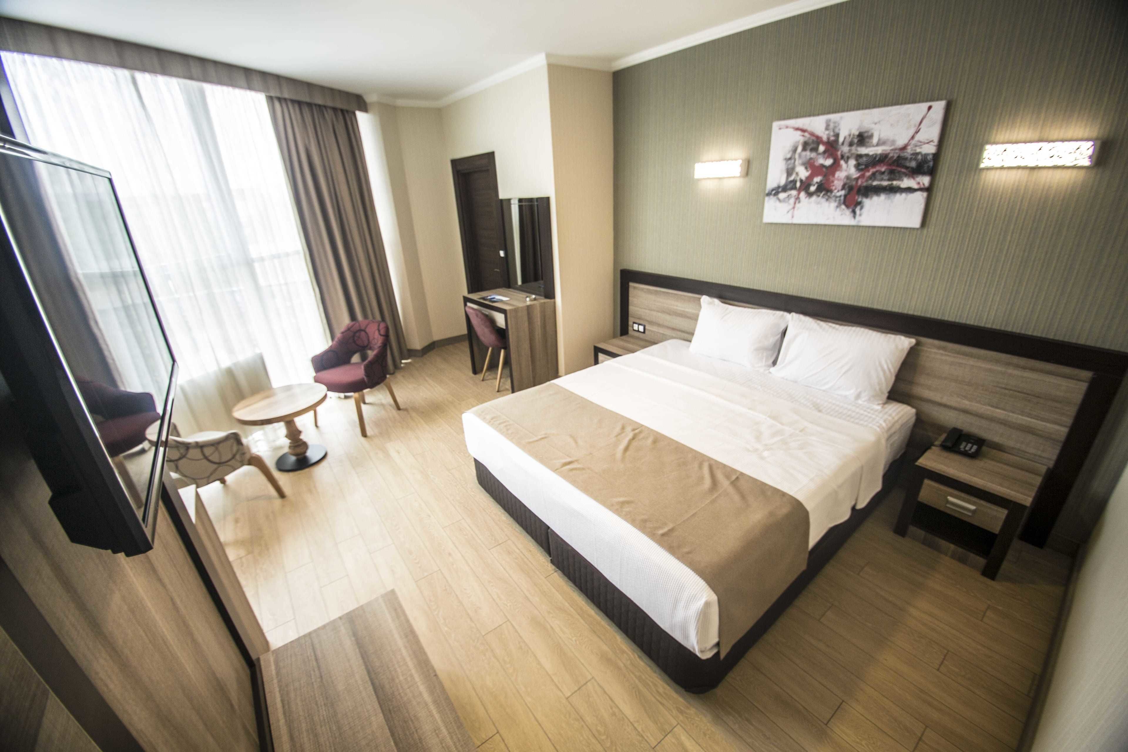 double room single use, 1 double bed | minibar, in-room safe, desk, soundproofing