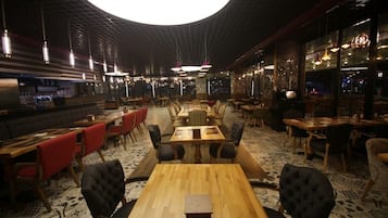 Ilmainen päivittäinen buffetaamiainen