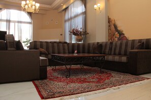 Lobby - Orfeas Hotel (Kalabaka)