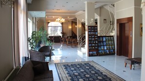 Lobby - Orfeas Hotel (Kalabaka)