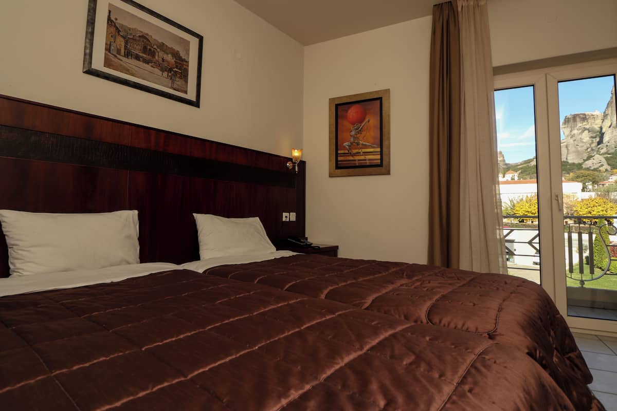 Double or Twin Room (Meteora View) | In-room safe, iron/ironing board, free cots/infant beds, free WiFi