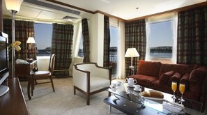 Suite (Chopin) | Minibar, Zimmersafe, Schreibtisch, kostenlose Babybetten