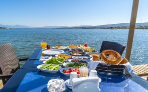 Desayuno bufé gratuito y diario