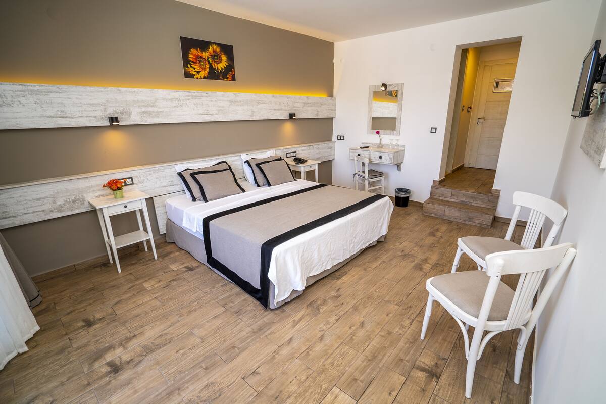 Standard Room, Balcony, Sea View | Premium bedding, minibar, laptop workspace, soundproofing