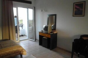 Studio | Living area
