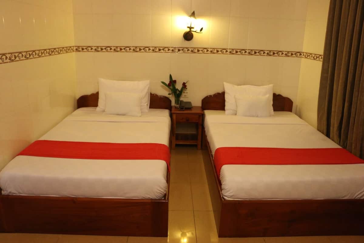 Twin Room | Minibar, soundproofing, rollaway beds, free WiFi