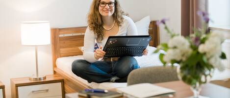 Apartamento empresarial, 1 quarto | Roupas de cama premium, escrivaninha, Wi-Fi de cortesia, roupa de cama