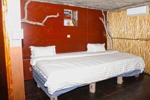 In-room safe, iron/ironing board, free WiFi - Chief's Guest House (Moremi)