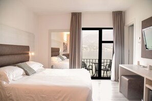 Deluxe Double or Twin Room, Balcony, Lake View | Premium bedding, down comforters, minibar, in-room safe - Bella Hotel & Restaurant  (San Felice del Benaco)