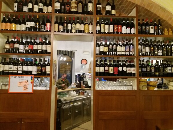 DĂźner et souper servis sur place, restaurant en plein air