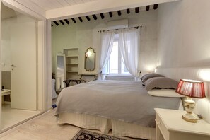 Double Room | Minibar, individually decorated, individually furnished, desk - LM Suite Spagna (Rome)