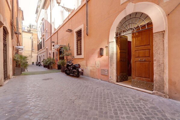 Porch - LM Suite Spagna (Rome)