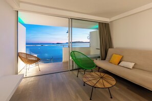 Flat-screen TV - Sud Ibiza Suites (Ibiza Town)