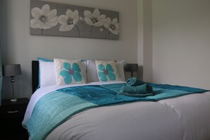 2 bedrooms, iron/ironing board, free WiFi, bed sheets - Union House (St. Columb Major)