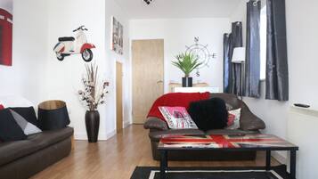 Superior Cottage, 2 Bedrooms, Kitchen, Ground Floor | Living area | 32-inch flat-screen TV with digital channels, TV, DVD player