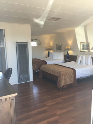 Queen Room with 2 Beds