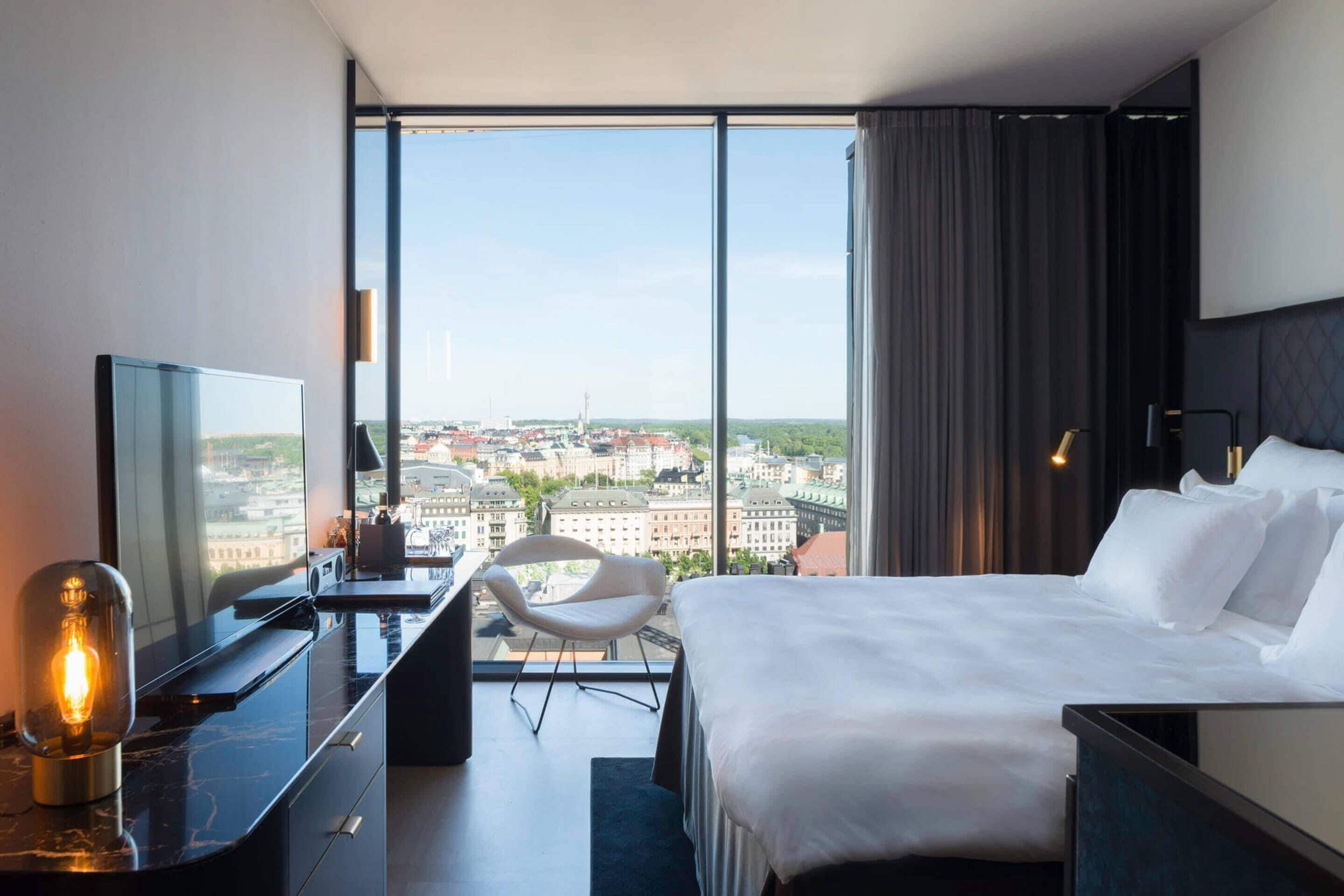 Ropa de cama de alta calidad, edredón y minibar 