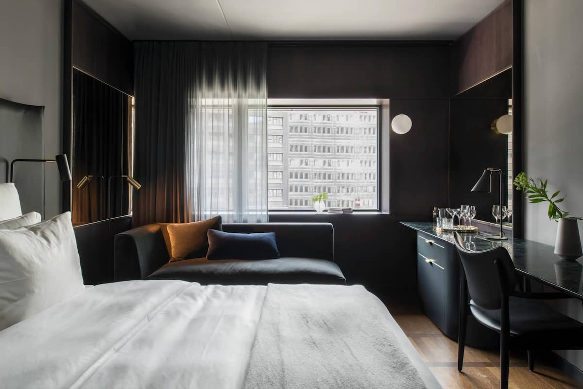 Premium bedding, down duvets, minibar, in-room safe