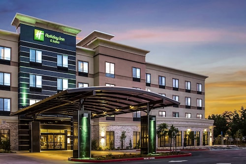 Holiday Inn & Suites Silicon Valley - Milpitas by IHG