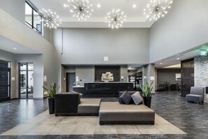 Exterior - Holiday Inn & Suites Silicon Valley - Milpitas by IHG (Milpitas)