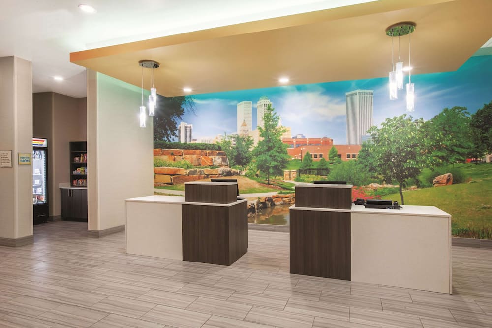 luxury hotels in Broken Arrow