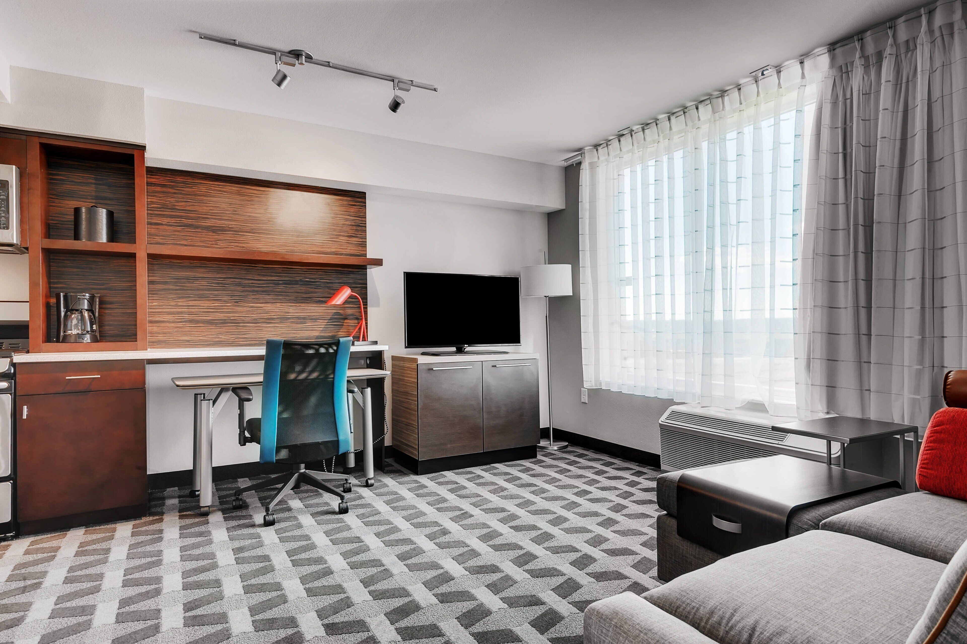 1 bedroom, desk, iron/ironing board, free cots/infant beds