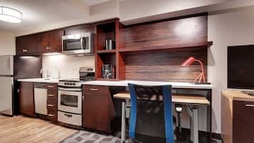 1 bedroom, desk, iron/ironing board, free cots/infant beds