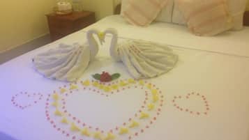 Habitación doble | Escritorio, cortinas blackout y wifi gratis