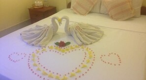 Desk, blackout curtains, free WiFi - Brise de Kep Guesthouse & Restaurant (Kep)