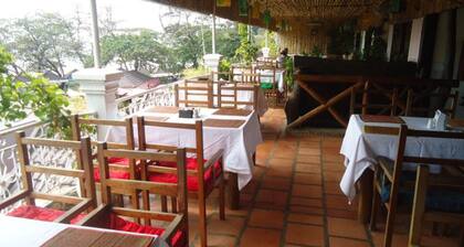 Brise de Kep Guesthouse & Restaurant